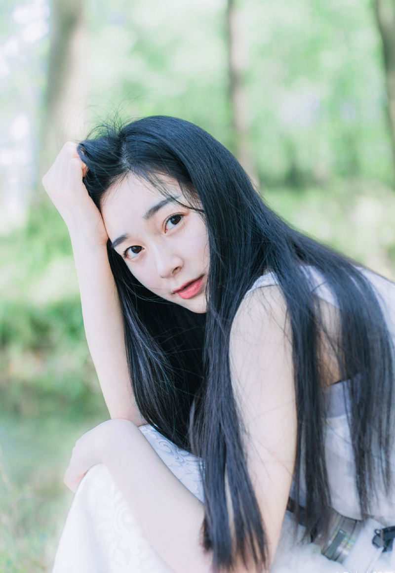 不是每个人都适合与你白头偕老。有的人是拿来成长的，有的人是拿来生活的，有的人是拿来一辈子怀念的。